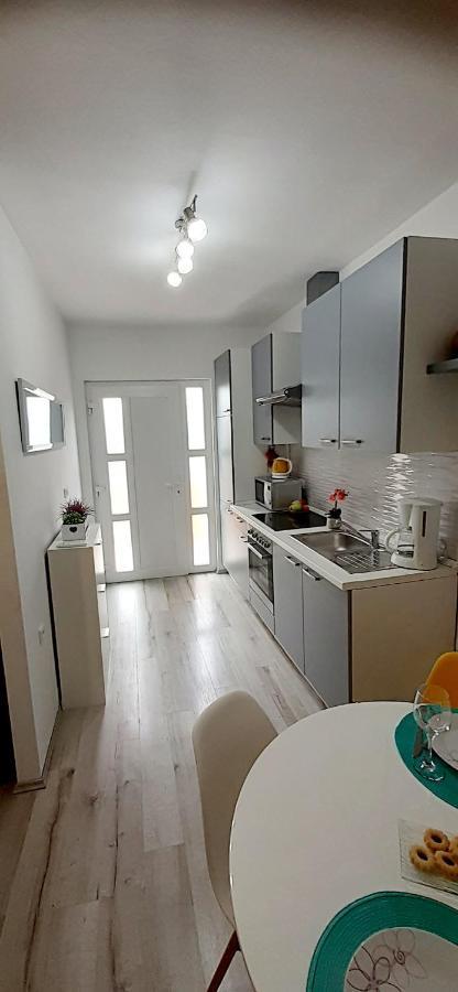 Lennida Studio Apartman With Free Parking Kavran Exteriér fotografie