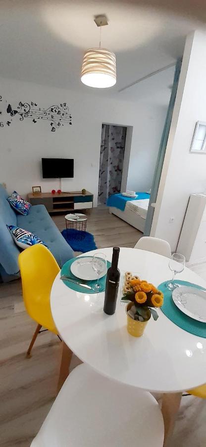 Lennida Studio Apartman With Free Parking Kavran Exteriér fotografie