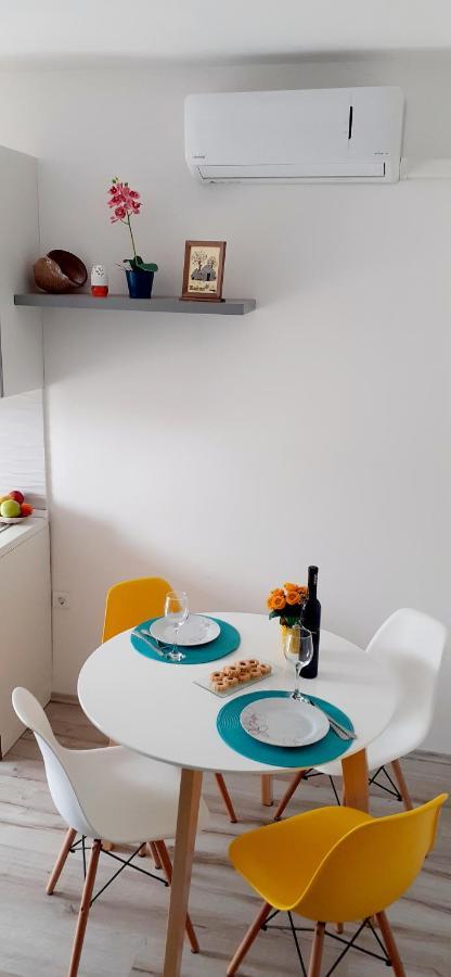 Lennida Studio Apartman With Free Parking Kavran Exteriér fotografie