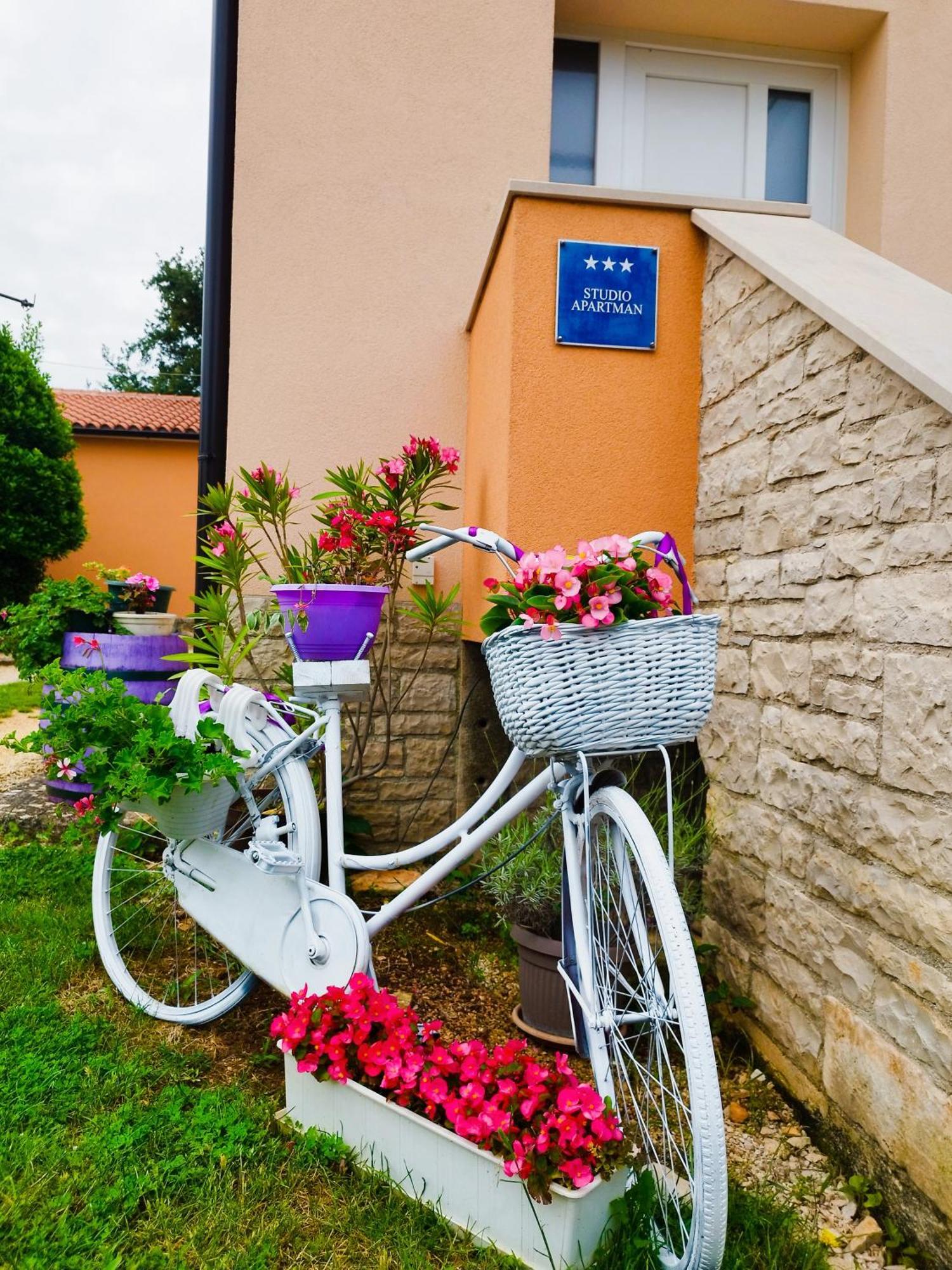 Lennida Studio Apartman With Free Parking Kavran Exteriér fotografie